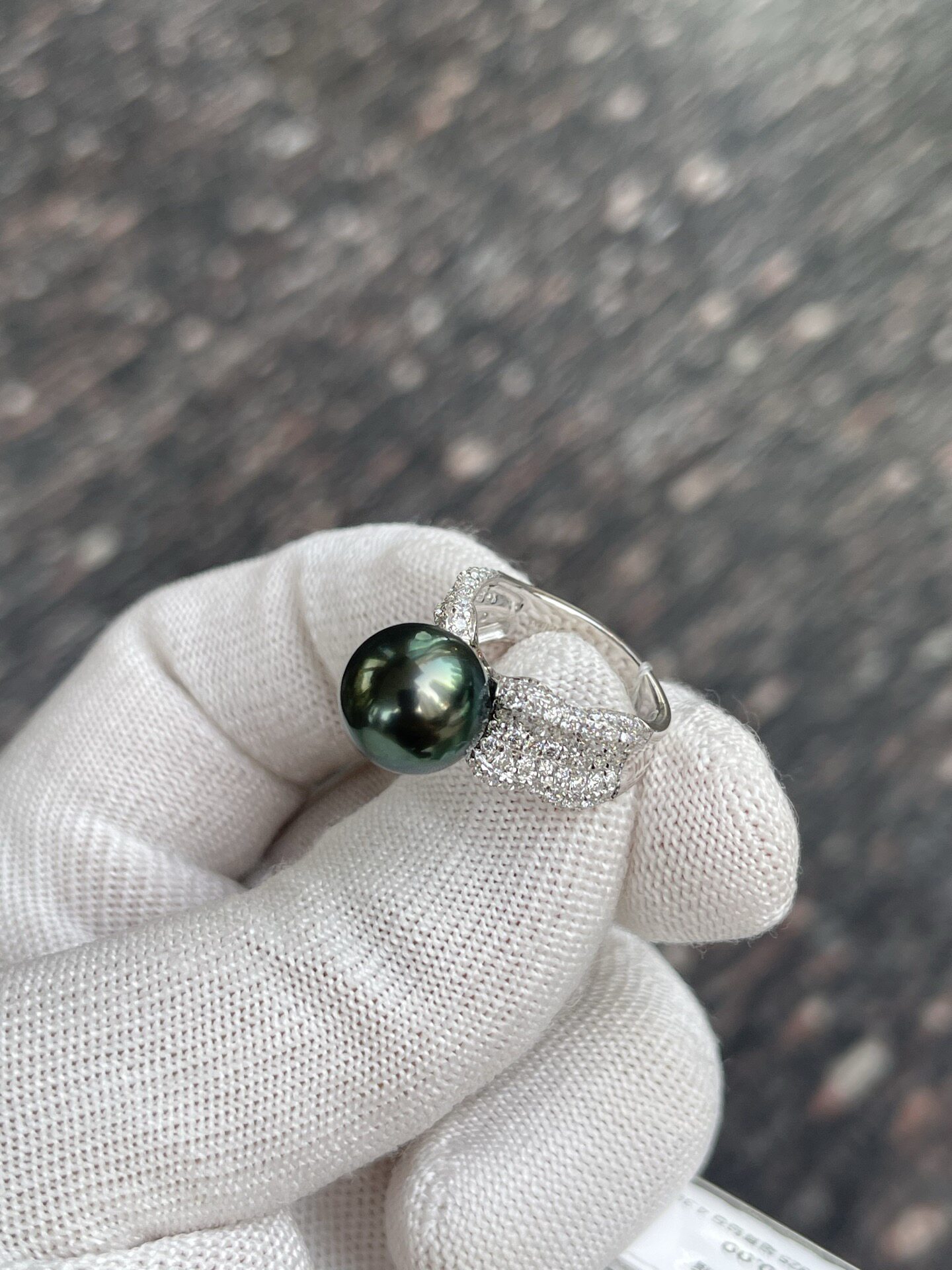 11.59mm Tahitian malachite green ring set with super-heavy S925 cultivated diamonds, shot in natural light