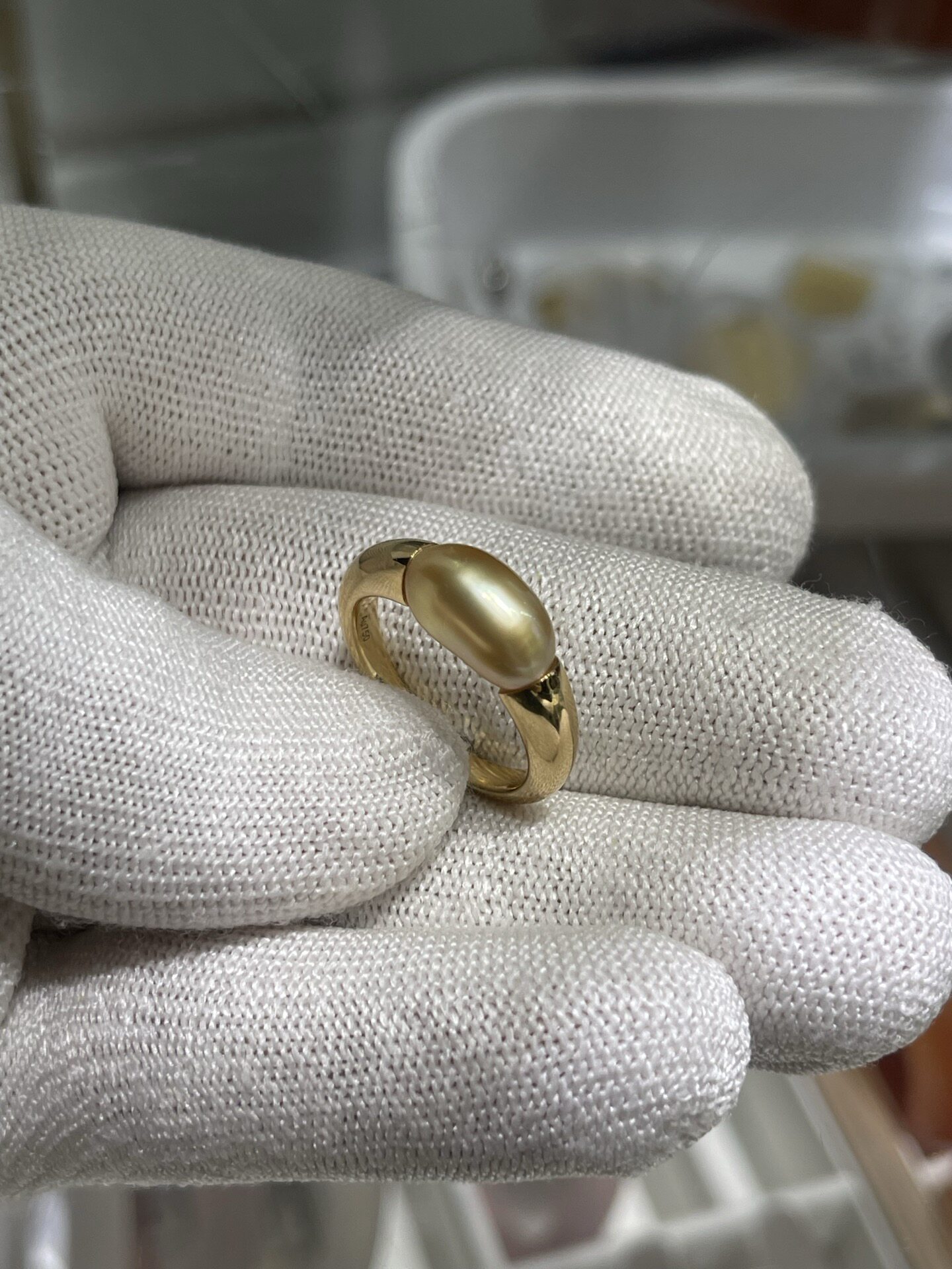 Super full, simple plain gold antique jewelry with a visual point of 7.17mm thick gold gold bead keshi ring