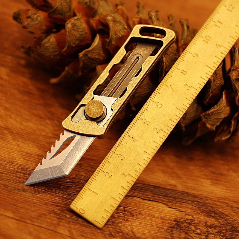 Outdoor D2 Mini small knife EDC sharp folding knife with portable anti-body knife brass small knife open delivery key clasp knife