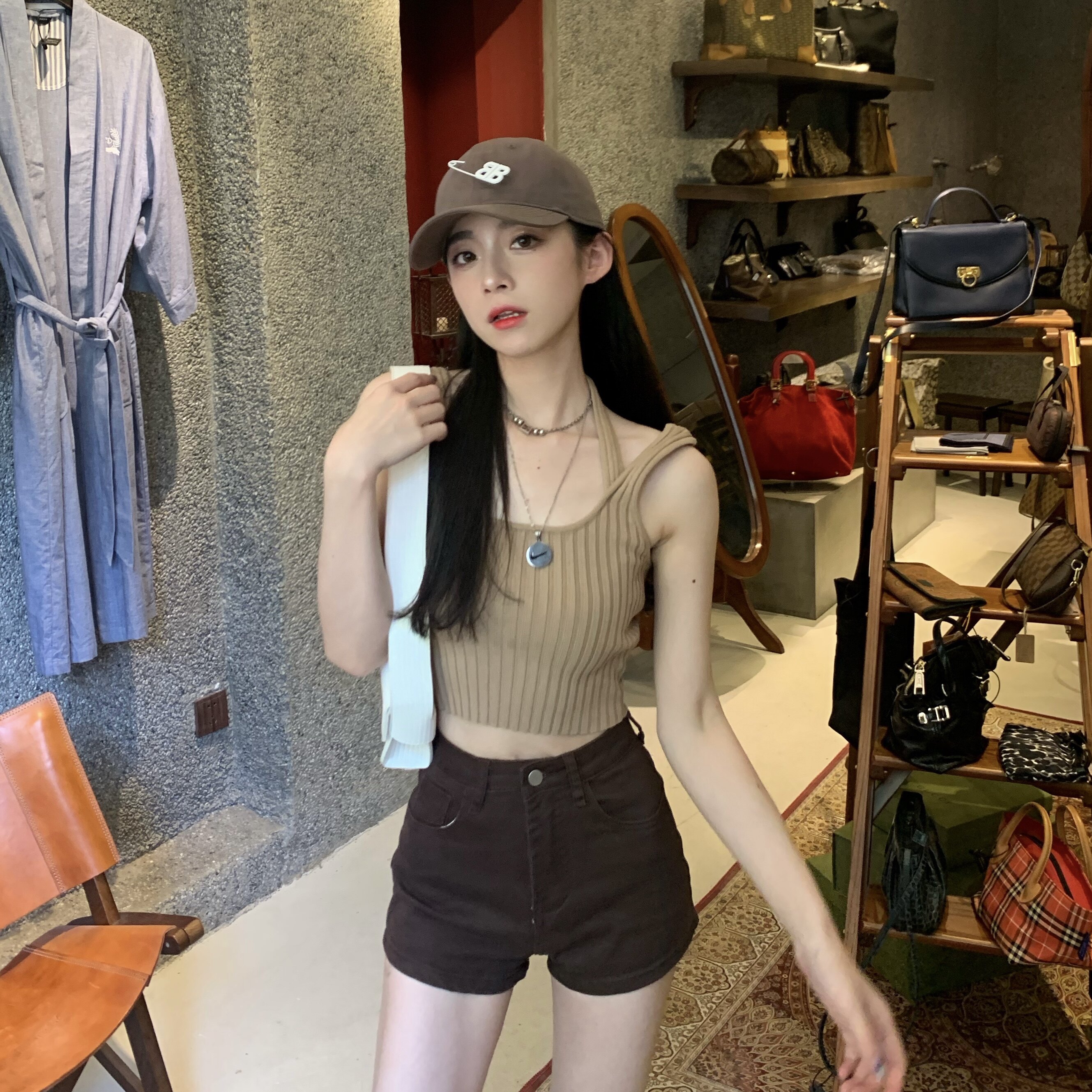 SIMONA22 SUMMER NEW CALIFORNIA SPICERCHIA | BEIGE VERTICAL PIT STRIP SLIM HANGING NECK STRAP VEST KNIT