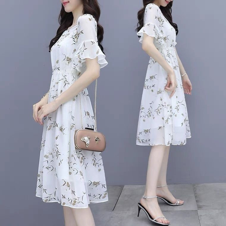 女性用花柄シフォンドレス、2026年夏新作スタイル、小柄な方向け、ウエスト引き締め、お腹隠し、スリムに見せる、エレガント、妖精のようなAラインスカート。