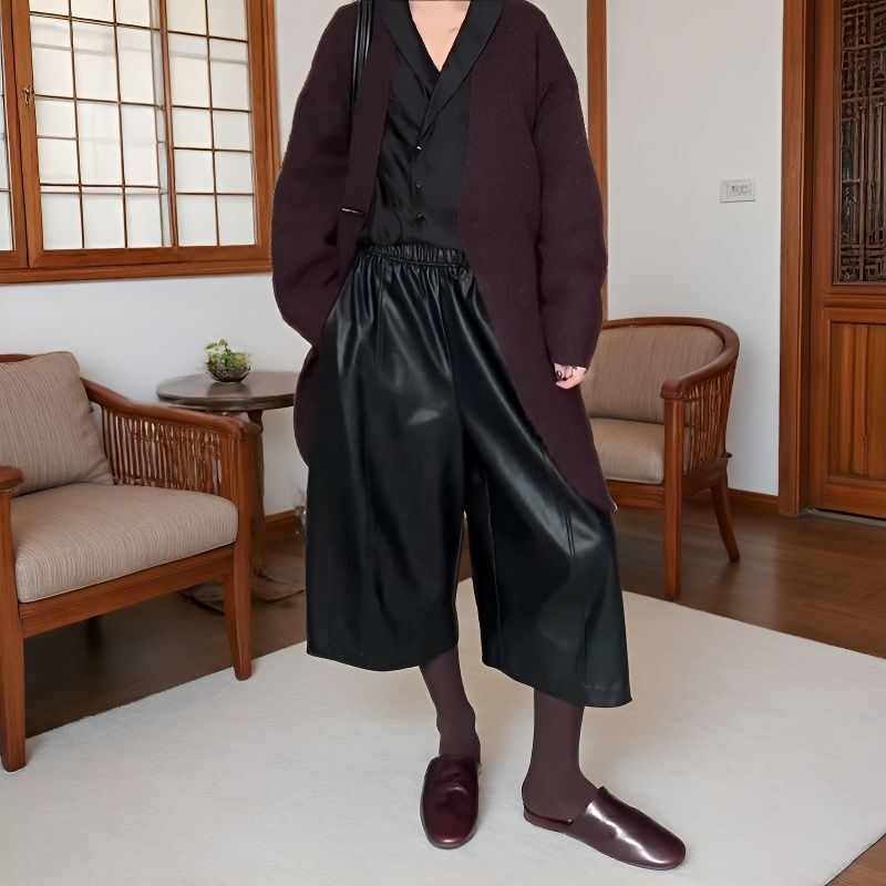 Plus-Size Women's Light Luxury Pu Cropped Pants, New Minimalist Design Leather Pants, Elastic Waist, High-Waisted, Slimming, High-End Wide-Leg Pants