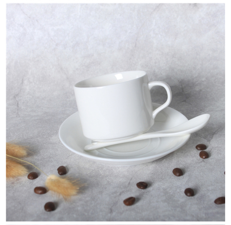 A European-style bone porcelain coffee cup suit