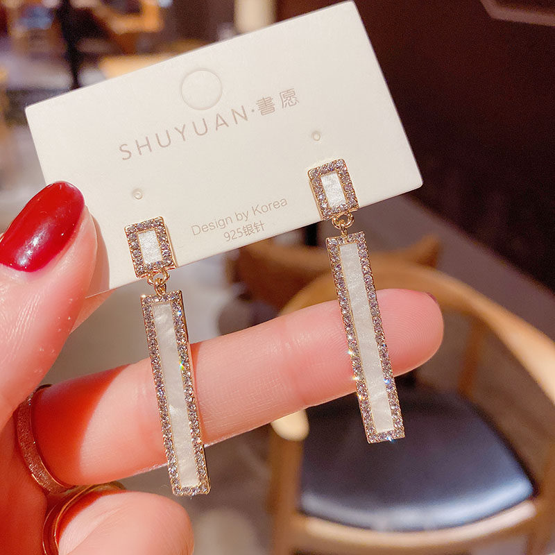 South Korea Gate Fashion Temperament Geometric Long Version Flash Drilling Earrings Personality 100 Hitch Red Silver Needle Ear