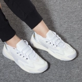 Nike, осенние кроссовки для отдыха, белые кеды, тренд сезона