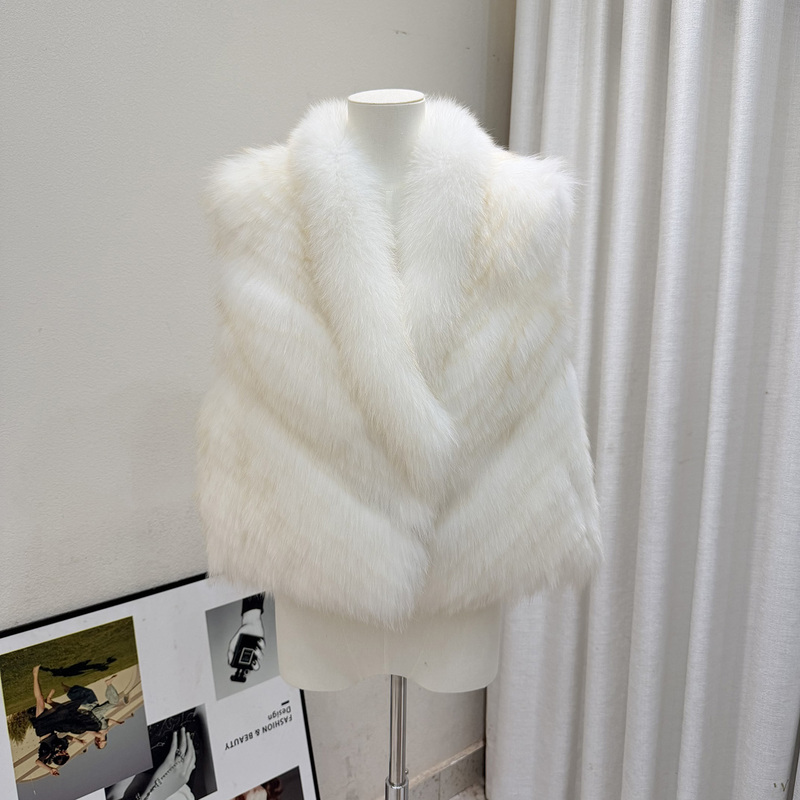 【Light Luxury】Finnish Imported Fox Fur Trimmed Leather Vest Jacket for Women, Short Slimming V-Neck Youthful Style