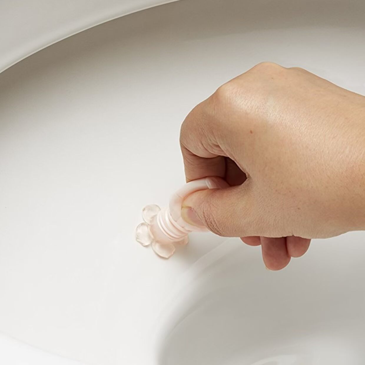 Nhật Bản Kobayashi vệ sinh bát vệ sinh gel nhà vệ sinh hoa nhỏ cánh hoa phòng tắm rung động khử mùi nước hoa - Trang chủ nước lau sàn sunlight hương hoa thiên nhiên