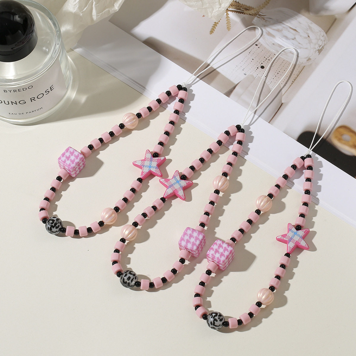 Japanese and Korean style Instagram-worthy phone charm, sweet pink plaid star beaded phone strap, niche CCD backpack charm.