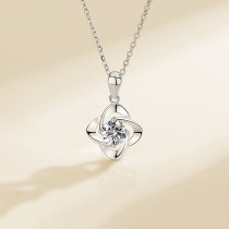 PT950 Platinum American Import Mosanstone Single Drill Four Leafy Grass Pendant Necklace 1 Carat Pure Silver Minimalist Around Collarbone Chain