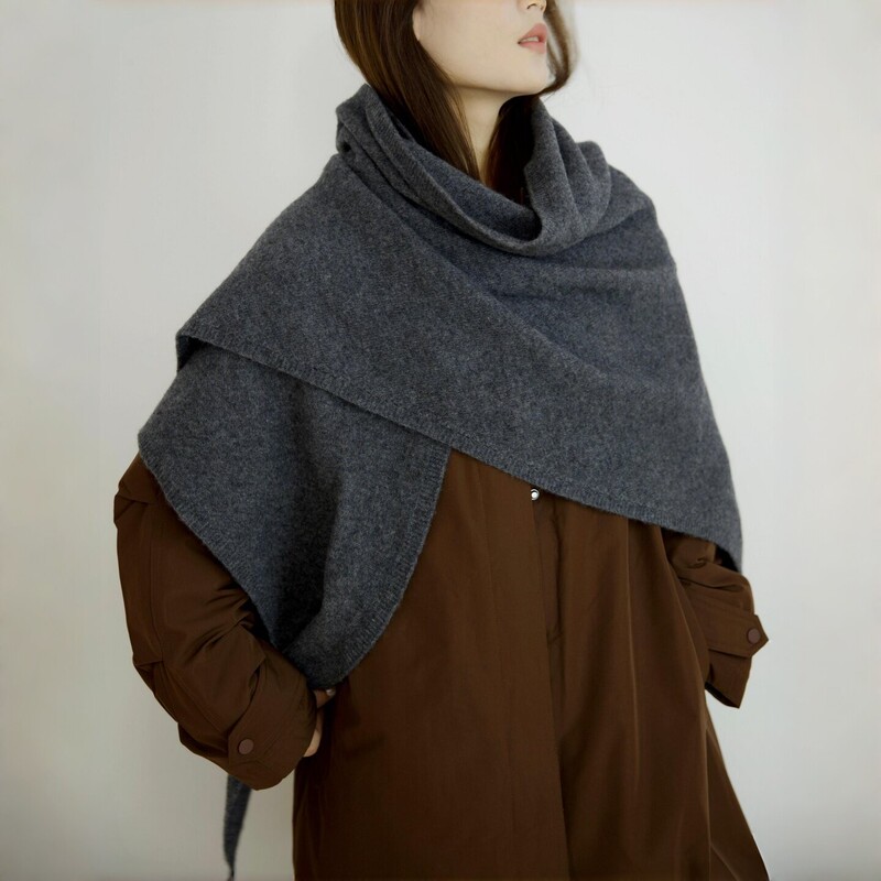 100% Cashmere Shawl for Women, Korean Style, Lazy and Simple, Large Triangle Scarf, Versatile for Autumn and Winter, Warm Cape and Scarf in One 100% Cashmere Shawl for Women, Korean Style, Lazy and Simple, Large Triangle Scarf, Versatile for Autumn and Winter, Warm Cape and Scarf in One