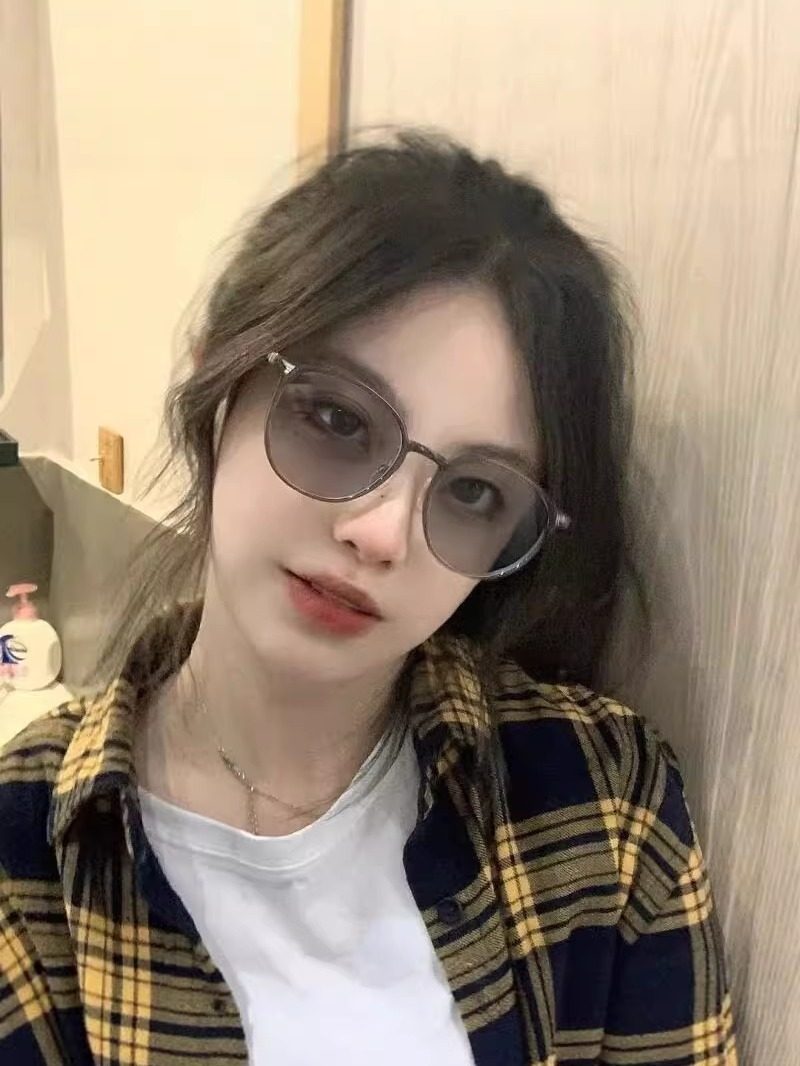 Ultra-Light Photochromic Prescription Glasses for Women, Brown Round Frame, Slimming Effect, Natural Look, Non-Prescription Glasses for Men, Korean Style Trendy