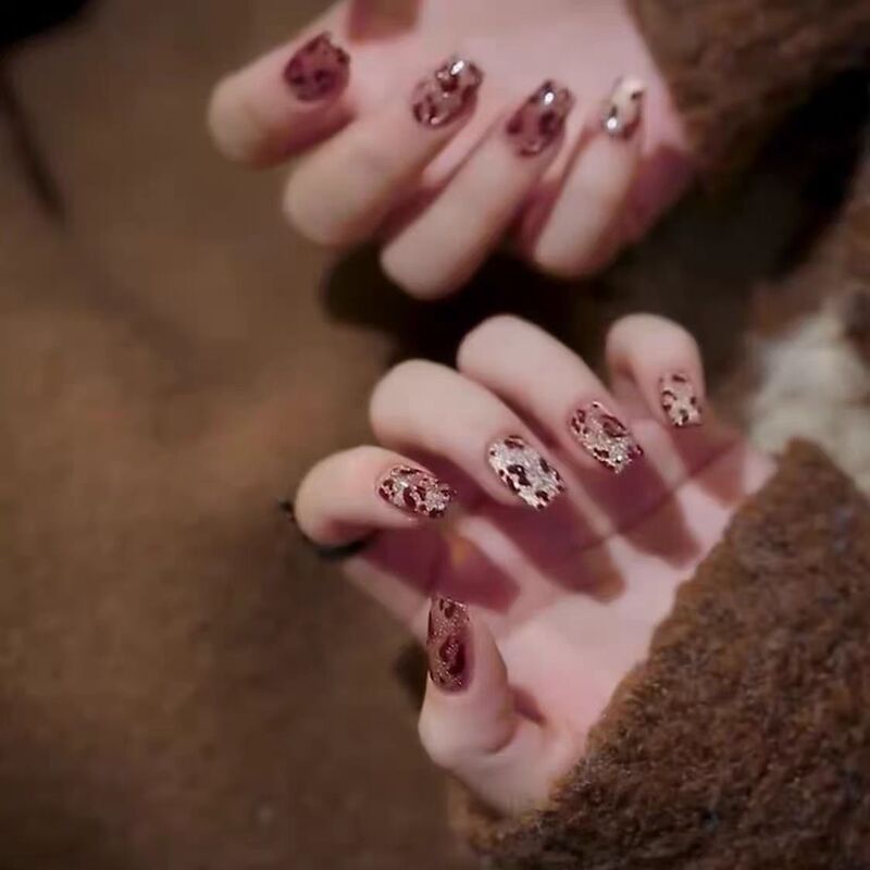 Handmade Nail Art for Hot Girls in Autumn and Winter, Brown Leopard Print Nail Patches, Sparkling Cat-Eye Nail Pieces, Brightening and High-End Feel Handmade Nail Art for Hot Girls in Autumn and Winter, Brown Leopard Print Nail Patches, Sparkling Cat-Eye Nail Pieces, Brightening and High-End Feel