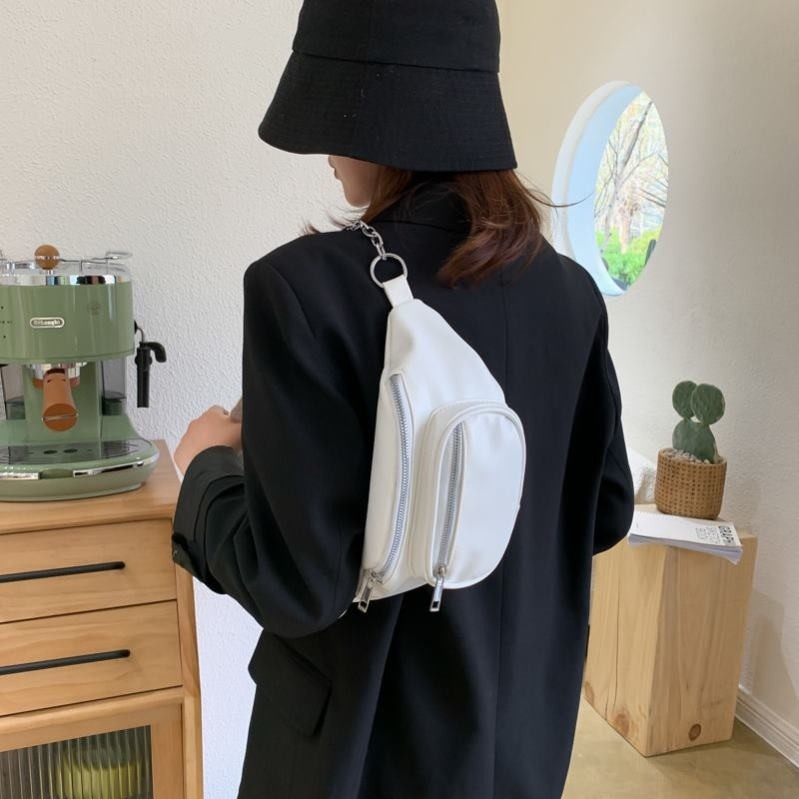 Soft leather women's waist bag 2020 new niche design personality ins super hot chest bag net red all-match chain messenger bag