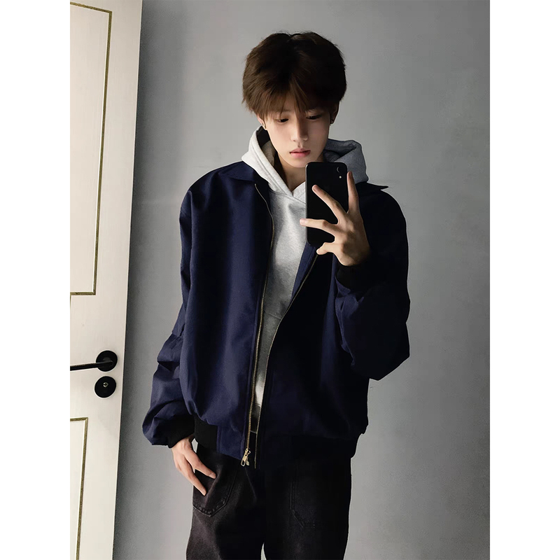 Navy Blue American-Style Flight Jacket for Men, Autumn Short Silhouette Workwear Jacket, Cleanfit Regular Shoulder Baseball Jacket Navy Blue American-Style Flight Jacket for Men, Autumn Short Silhouette Workwear Jacket, Cleanfit Regular Shoulder Baseball Jacket