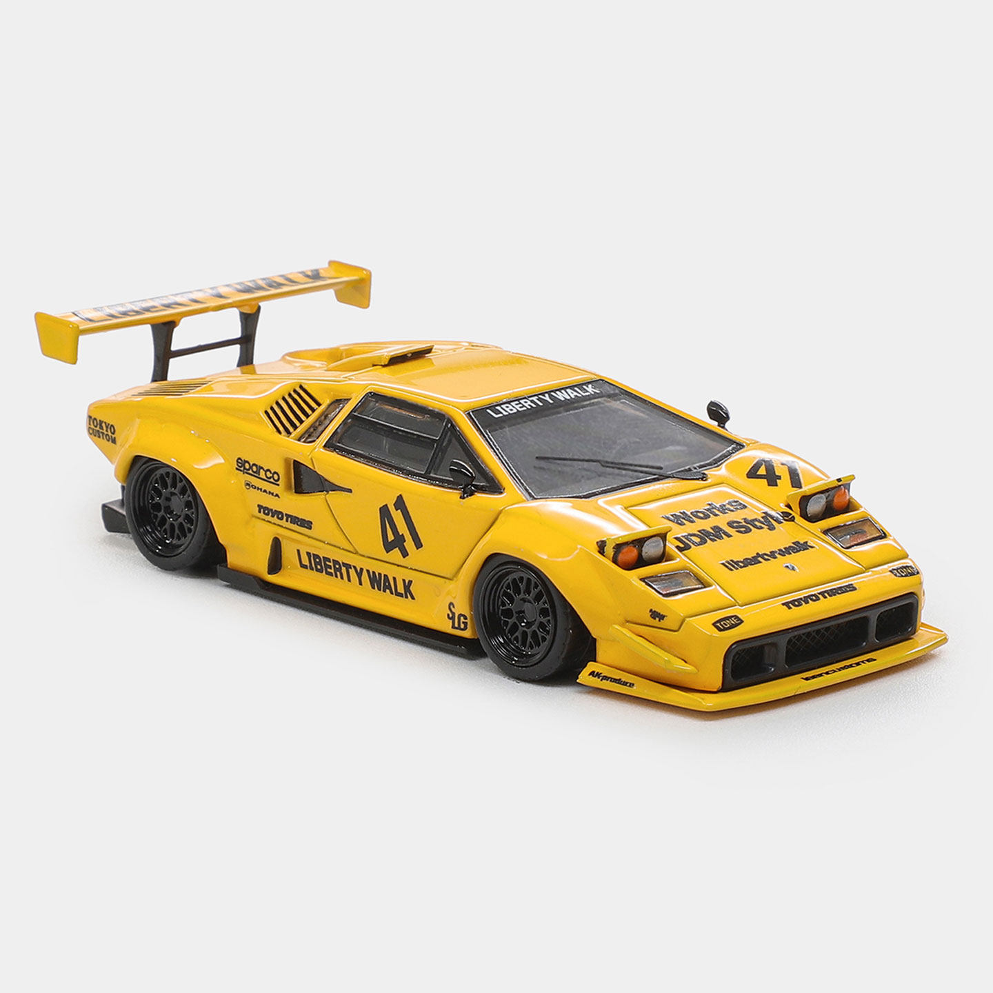 1:64 Countach LP500 LBWK Vision Alloy Car Model with Pop - up