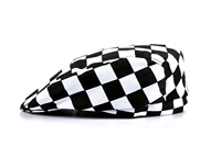 Черно -белая шляпа