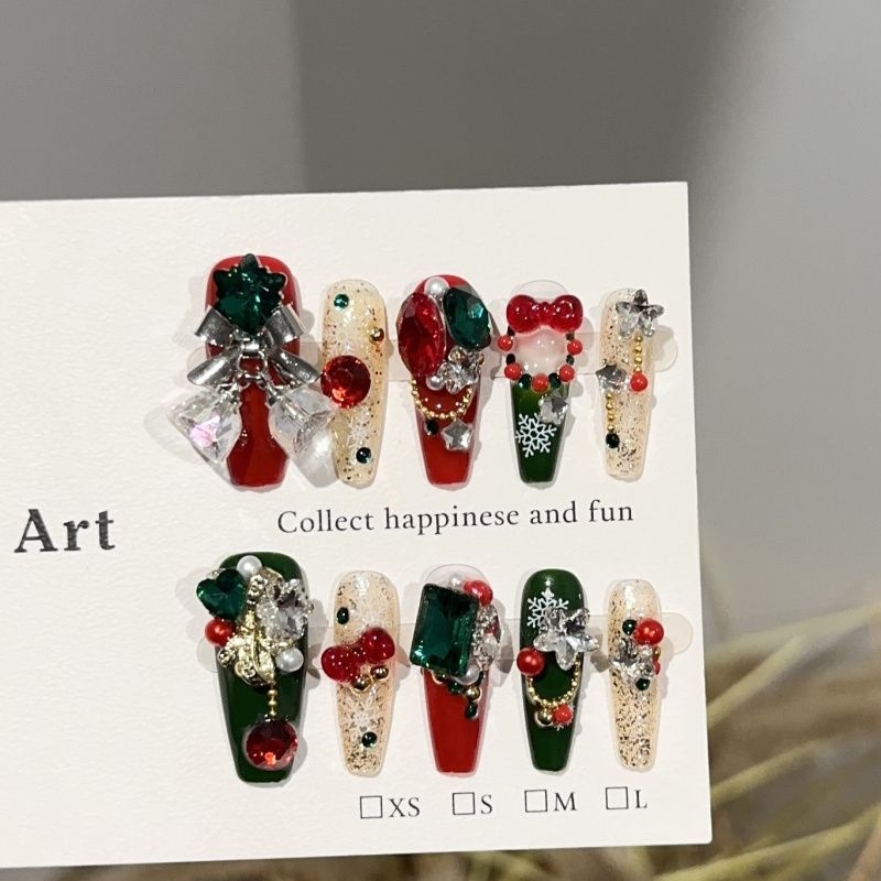 Purely Handmade High-End Christmas Red and Green Nail Art Pieces with European and American Style Bell Design, Elaborate Fake Nail Stickers