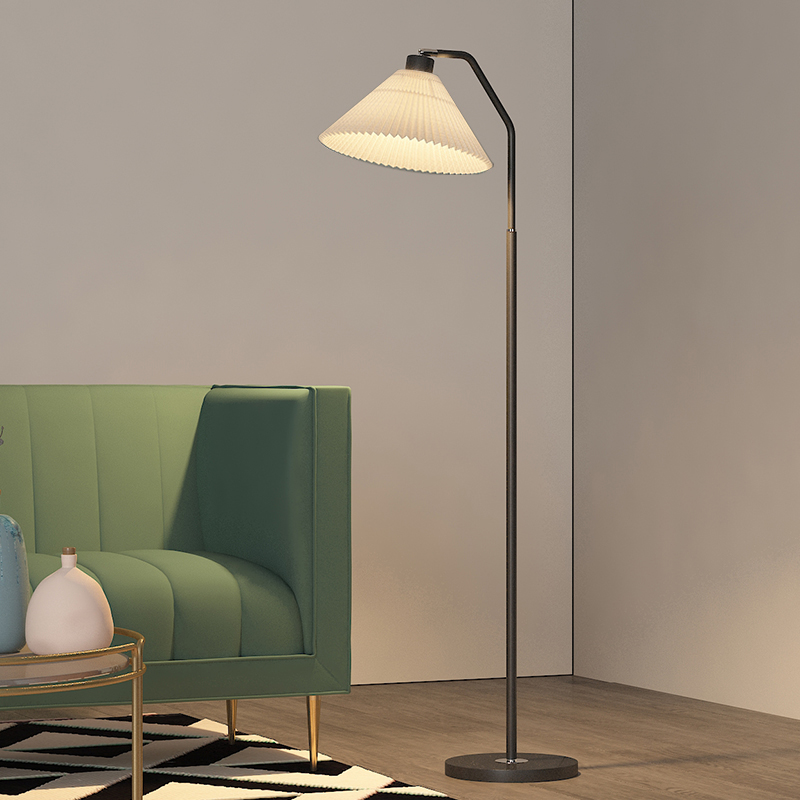 简约卧室落地灯：北欧风情，点亮你的温馨夜晚