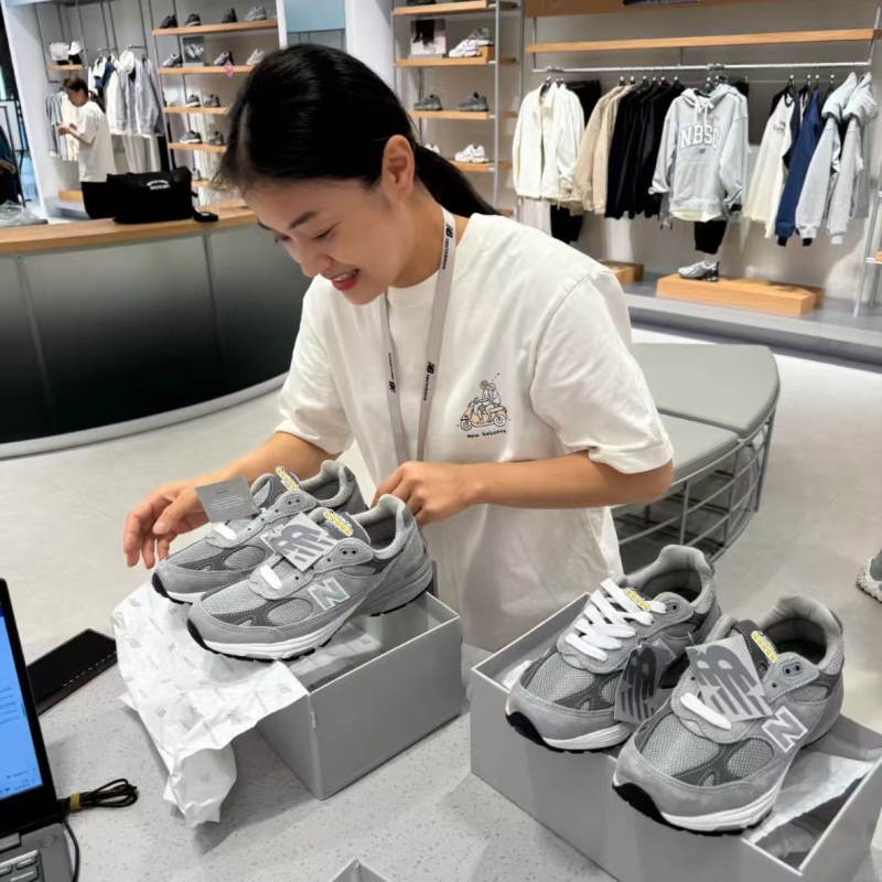 New Nb Men's Shoes 993 Original Gray Retro Dad Shoes Couple Shoes Breathable 992 Height-Increasing Women's Shoes Casual Jogging Shoes New Nb Men's Shoes 993 Original Gray Retro Dad Shoes Couple Shoes Breathable 992 Height-Increasing Women's Shoes Casual Jogging Shoes