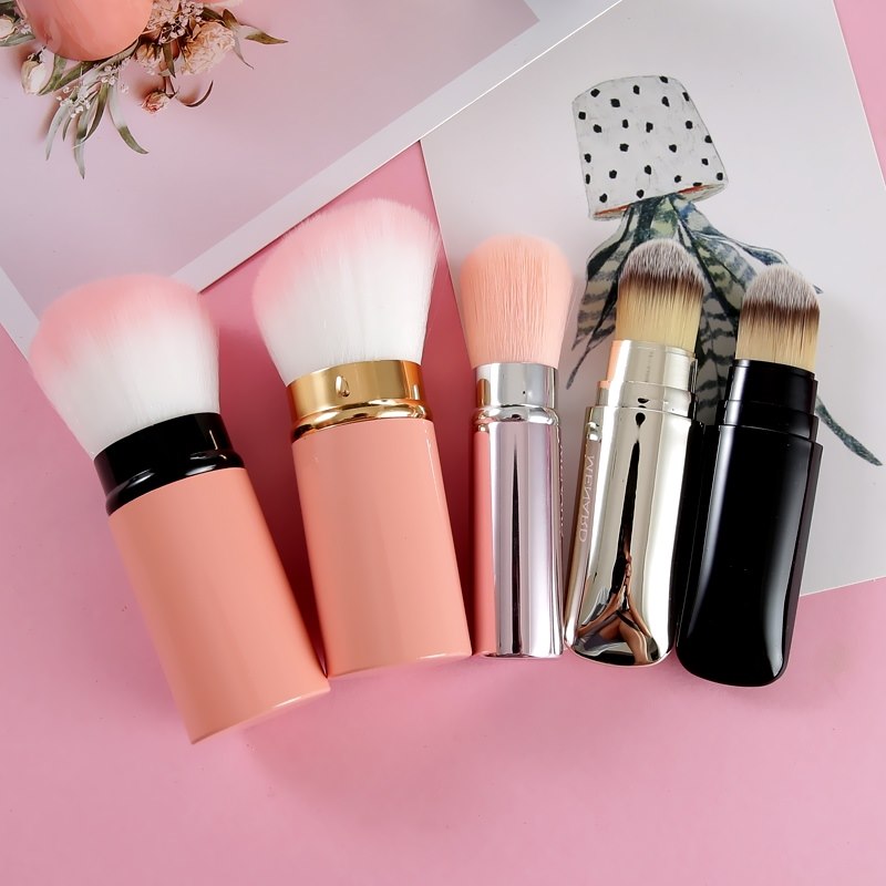 Makeup blush brush plug red brush a telescopic girl soft real hair belt cover portable powder brush beauty a