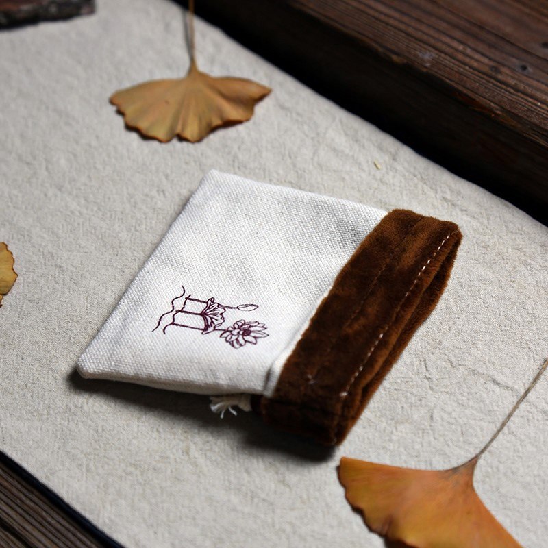 Text to play bag Jewelry Ornament Cashier Bag Foveball handstring walnut tray Play with small cloth bag Draw Rope Beam a