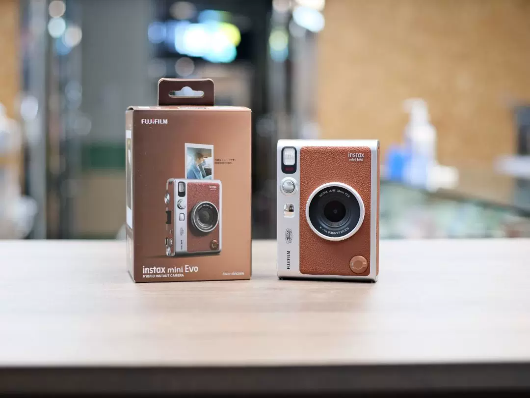 Fuji Instax mini 99 retro shooting a imaging camera mini EVO