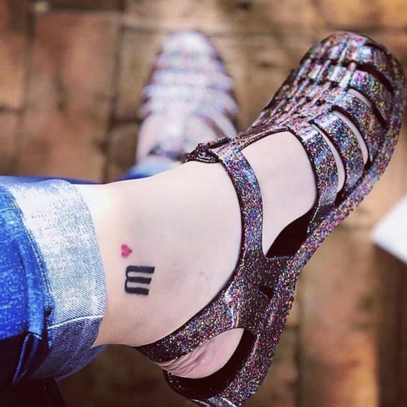 Чжао*Луси в этом же моделье слива лиза ткать сандалии melissa обувь женская чалма мягкое дно Свиная клетка квартира Обувь женщина лето melissa 