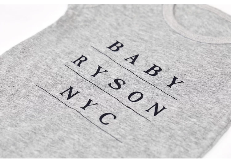 RYSON babyiesies cotton mùa hè siêu mỏng túi màu xám chữ NYC quần áo trẻ sơ sinh romper - Áo liền quần