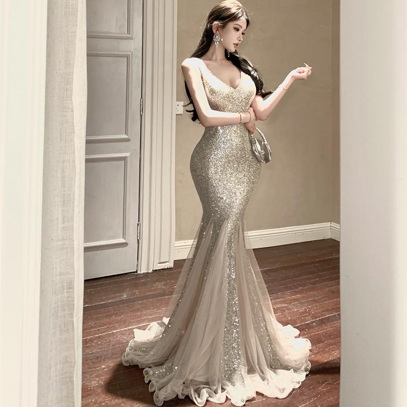 Seventeen's Sea-Inspired Shimmering Sequin Spaghetti Strap Dress for Women, Light Luxury Evening Gown, Long Fishtail Dress, Graduation Evening Dress Seventeen's Sea-Inspired Shimmering Sequin Spaghetti Strap Dress for Women, Light Luxury Evening Gown, Long Fishtail Dress, Graduation Evening Dress