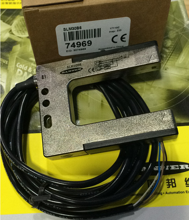 SLM30B6 US Bonner BANNER slot type photoelectric switch brand new original fake one penalty ten