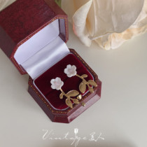 Gardenia white petals Japanese girl temperament Joker Super fairy white flower branches and leaves earrings ear clip