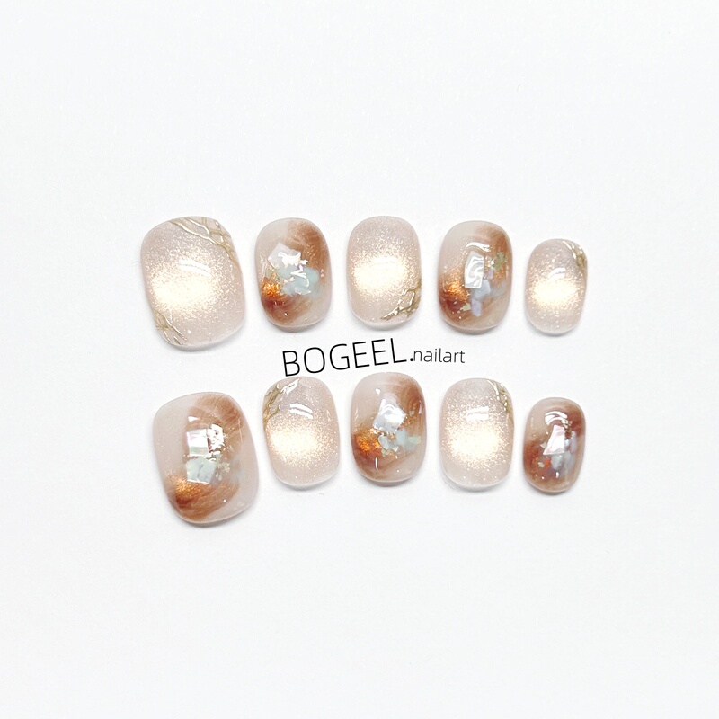 Bogeel Handmade Wearable Nails Brown Gradient Gold Foil Nail Stickers French Retro High-End Style Brightening Short Nails