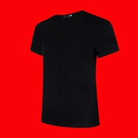 Черная футболка