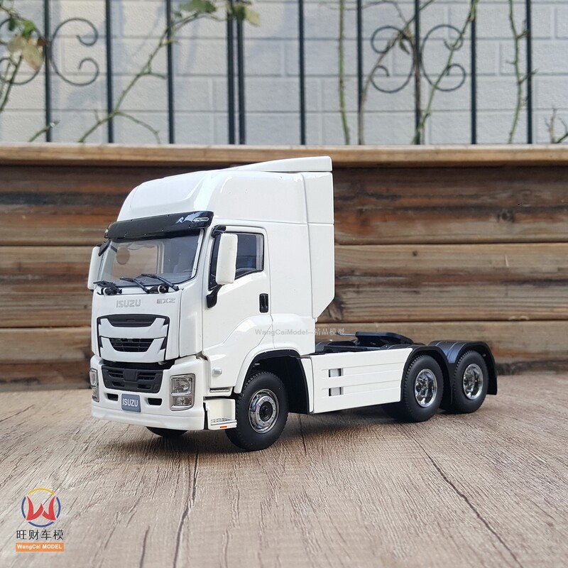 Isuzu Exz Giga 1:32 Giant Vc61 Tractor Truck Model Isuzu Exz Giga 1:32 Giant Vc61 Tractor Truck Model