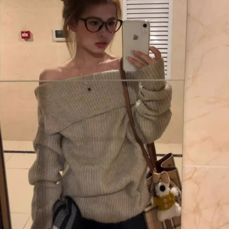 French-Style High-End Off-Shoulder Niche Lazy Style Large Lapel Loose Sweater for Women Early Spring Hot Girl Knitted Thick Top French-Style High-End Off-Shoulder Niche Lazy Style Large Lapel Loose Sweater for Women Early Spring Hot Girl Knitted Thick Top