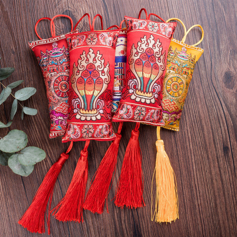 Tibetan natural medicine cypress incense powder sachet Ten-phase free eight auspicious car pendant Sachet jewelry In addition to odor to ensure safety
