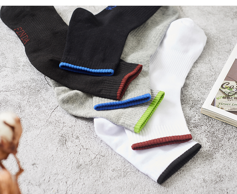 Nếm thử tất nam giới Vớ cotton tuổi teen Mùa thu và mùa đông Ống khử mùi Trường trung học thể thao Cotton đen trắng tất nam cao cổ