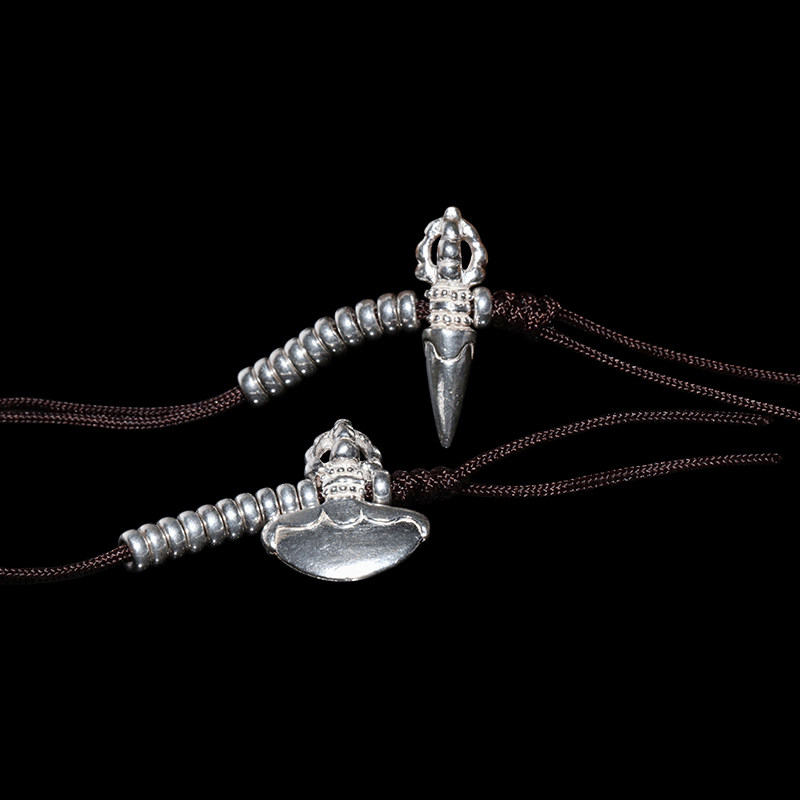 1 pair of sterling silver sword and diamond pendant pendant