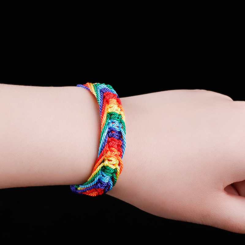 Tibetan supplies are hand - compiled for the diamond - bound and auspicious car decoration