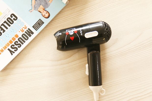 Phim hoạt hình Kumamoto Bear Máy sấy tóc mini cầm tay gấp nhỏ Máy sấy tóc Ký túc xá Máy sấy tóc Anime ngoại vi Kawaii hình dán mặt cười