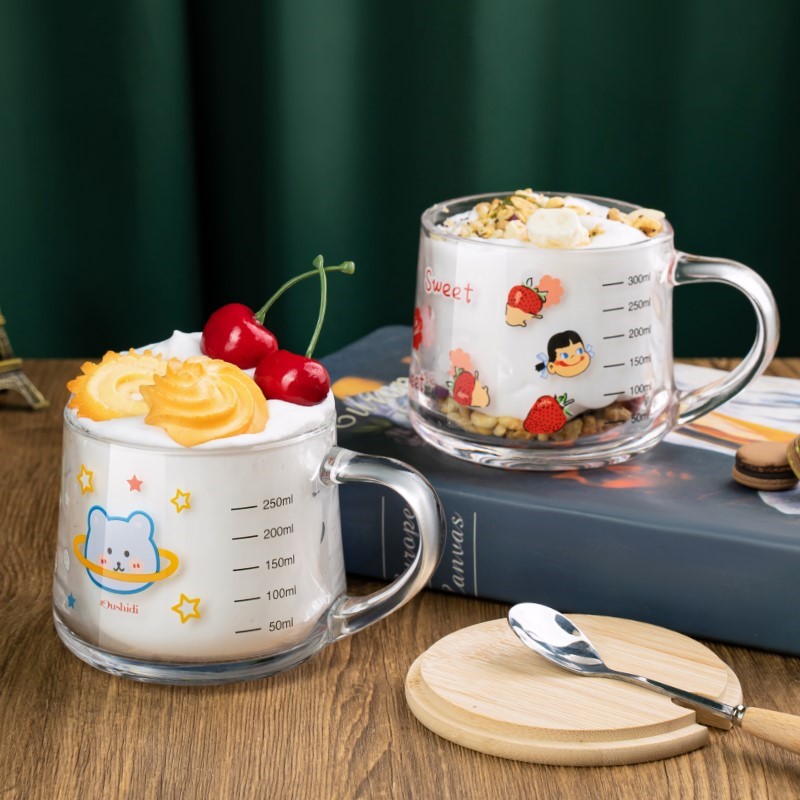 Cartoon printed glass straw milk breakfast cup cute scale cup with lid girl heat-resistant high-end anti-scalding