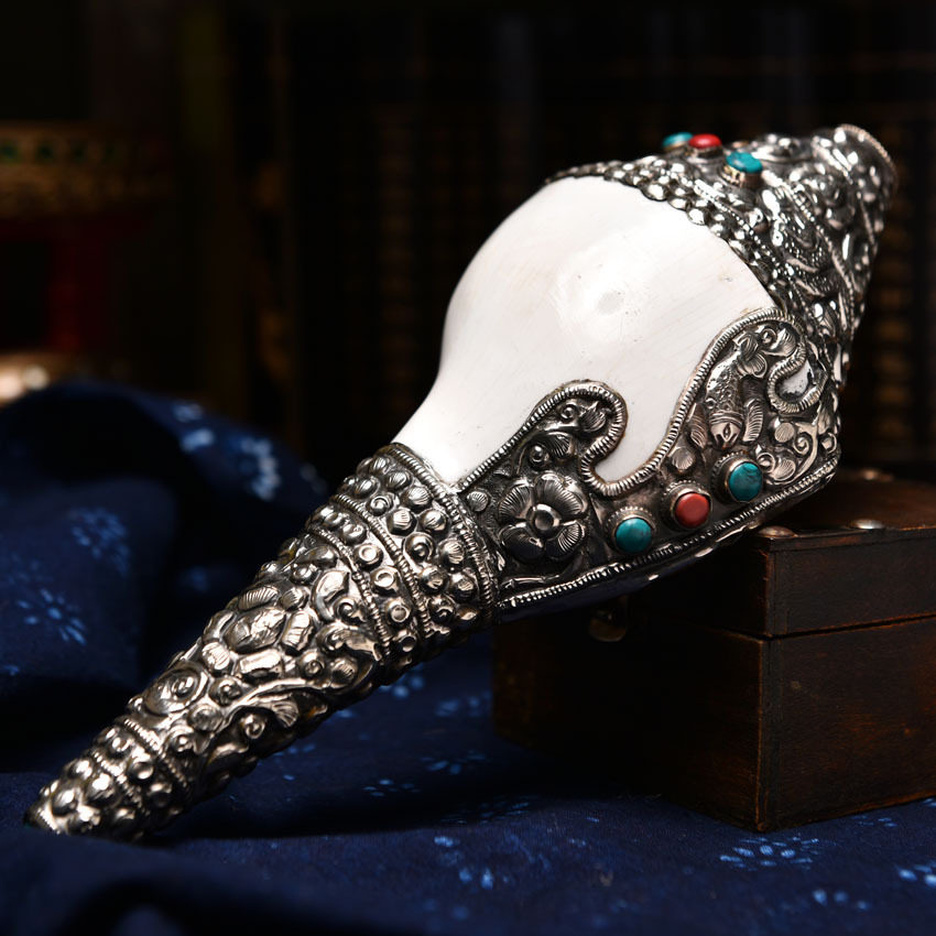  Buddhist products imported from Nepal pure handmade copper snail shell inlaid with gemstones can be blown
