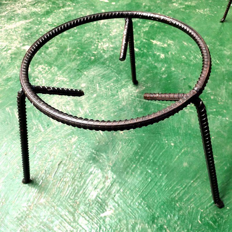 Firewood tripod stand iron triangle pot stand tripod pot stand fire stand stand iron old fashioned traditional firewood boiler stand