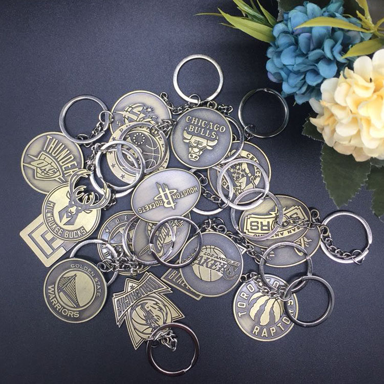 Nba Lakers Warriors Cavaliers Rockets Thunder Celtic Basketball Team Badge Keychain Pendant Small Gift