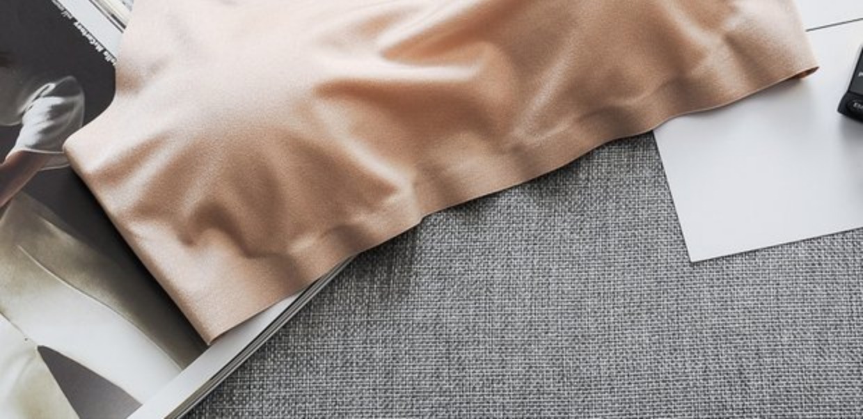 Băng đen lụa liền mạch với miếng đệm ngực chống ánh sáng đoạn ngắn yếm chạm đáy đồ lót quấn ngực ống cotton hàng đầu nữ mỏng áo ngực cho mẹ bầu