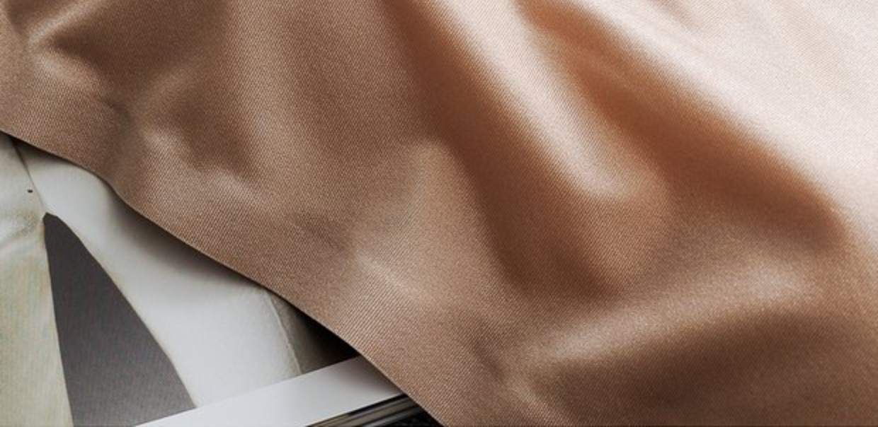Băng đen lụa liền mạch với miếng đệm ngực chống ánh sáng đoạn ngắn yếm chạm đáy đồ lót quấn ngực ống cotton hàng đầu nữ mỏng áo ngực cho mẹ bầu