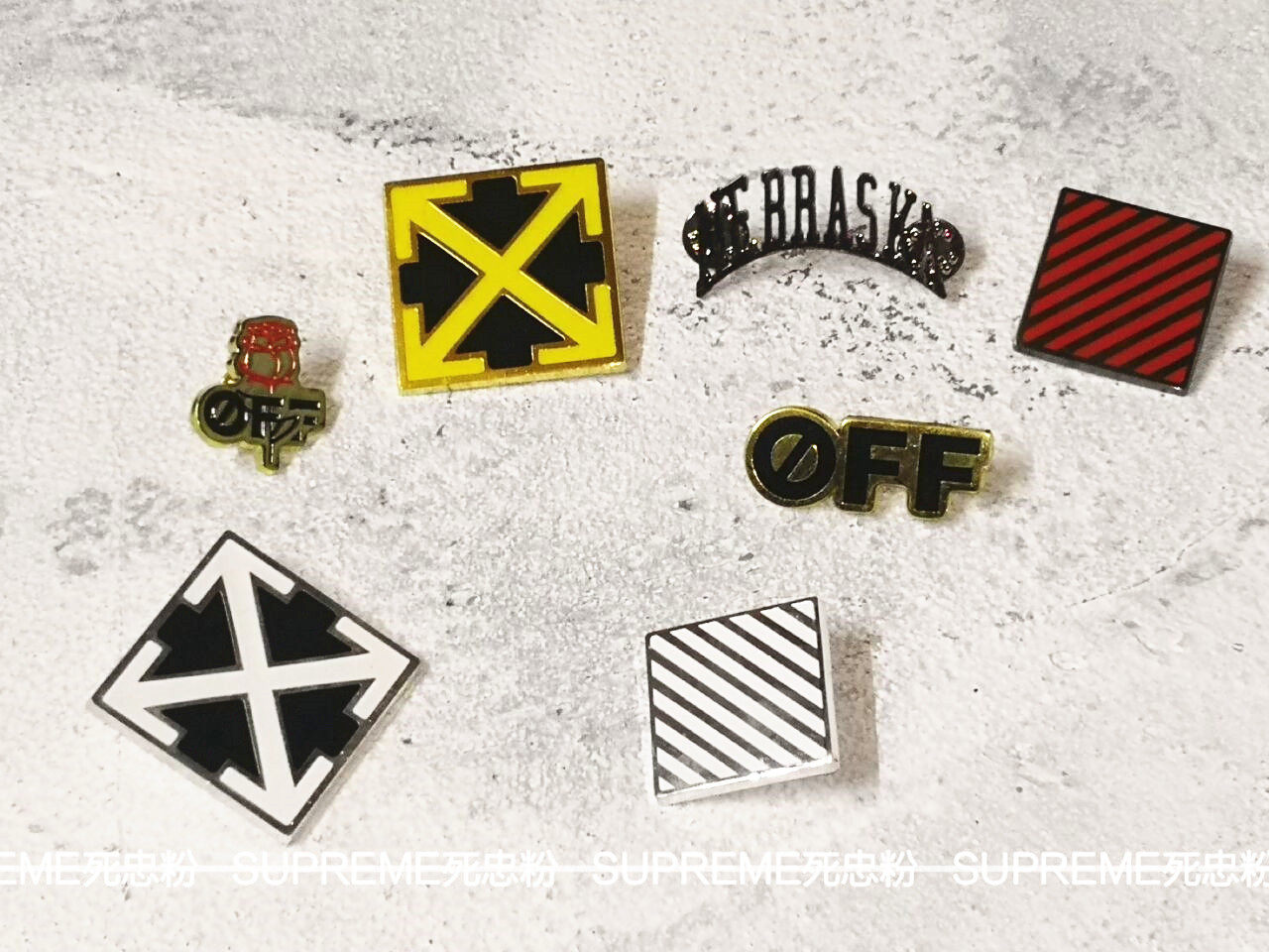 Spot out of print OFF WHITE brooch chest buckle