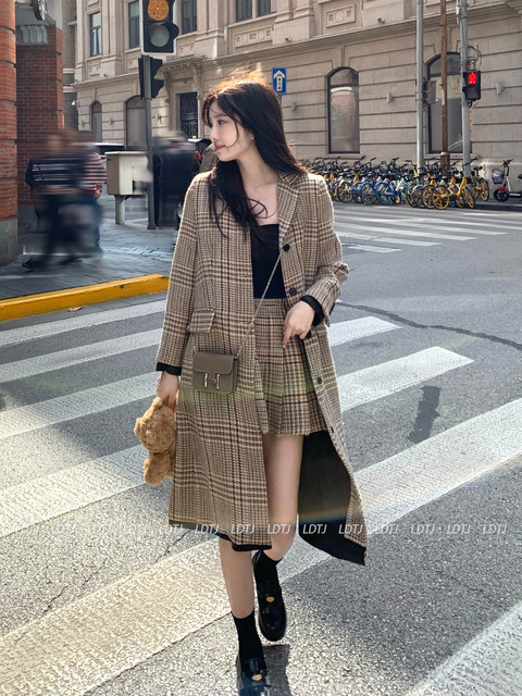 Ldtj Haute Couture 25 Autumn/Winter New Zhang Yuan Ying Plaid Style Elegant College Style Woolen Coat and Skirt Set for Women