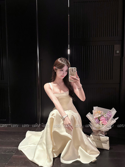 Ldtj Haute Couture Autumn Socialite Hepburn Style French Retro Square Neck Waist-Cinching Dress Strap Slim-Fit Dress