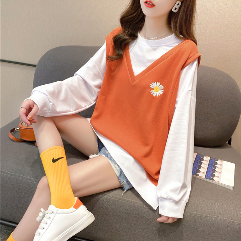 Pregnant women spring suit fashion 2021 Korean edition long-sleeved top spring outing casual loose sweater two-piece set